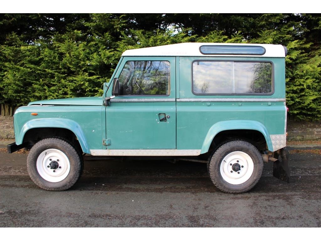 Used LAND ROVER 90 2.3 4CYL SW 3DR in Lancashire