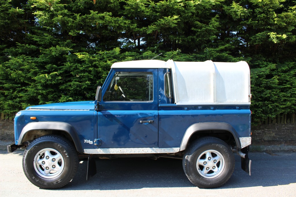 Used LAND ROVER DEFENDER 90 2.5 TD5 PICK UP in Lancashire
