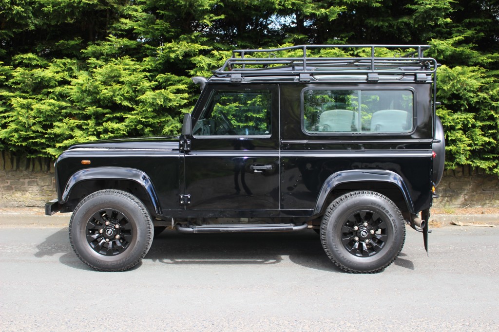Used LAND ROVER DEFENDER 2.5 90 TD5 COUNTY STATION WAGON 3DR in Lancashire