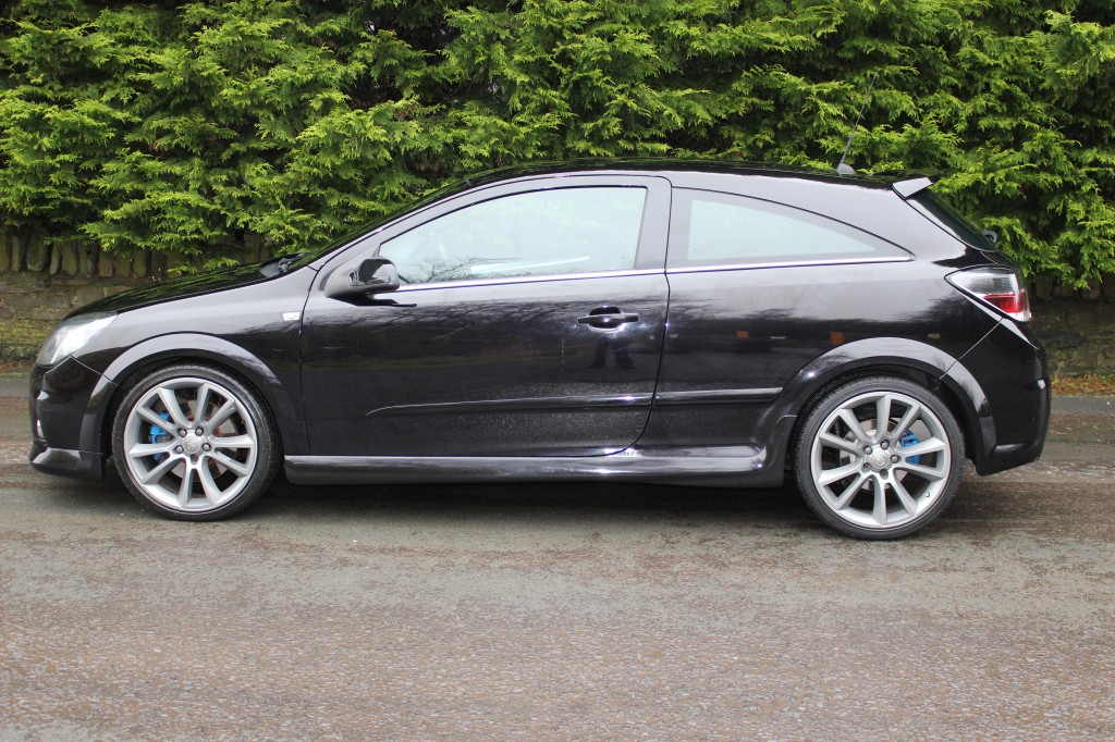 Used VAUXHALL ASTRA 2.0 VXR 3DR in Lancashire