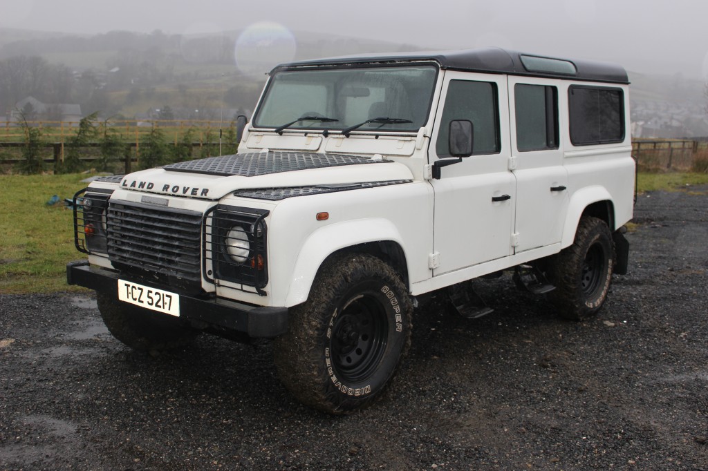 Used LAND ROVER DEFENDER 2.5 110 TD5 COUNTY STATION WAGON 5DR in Lancashire