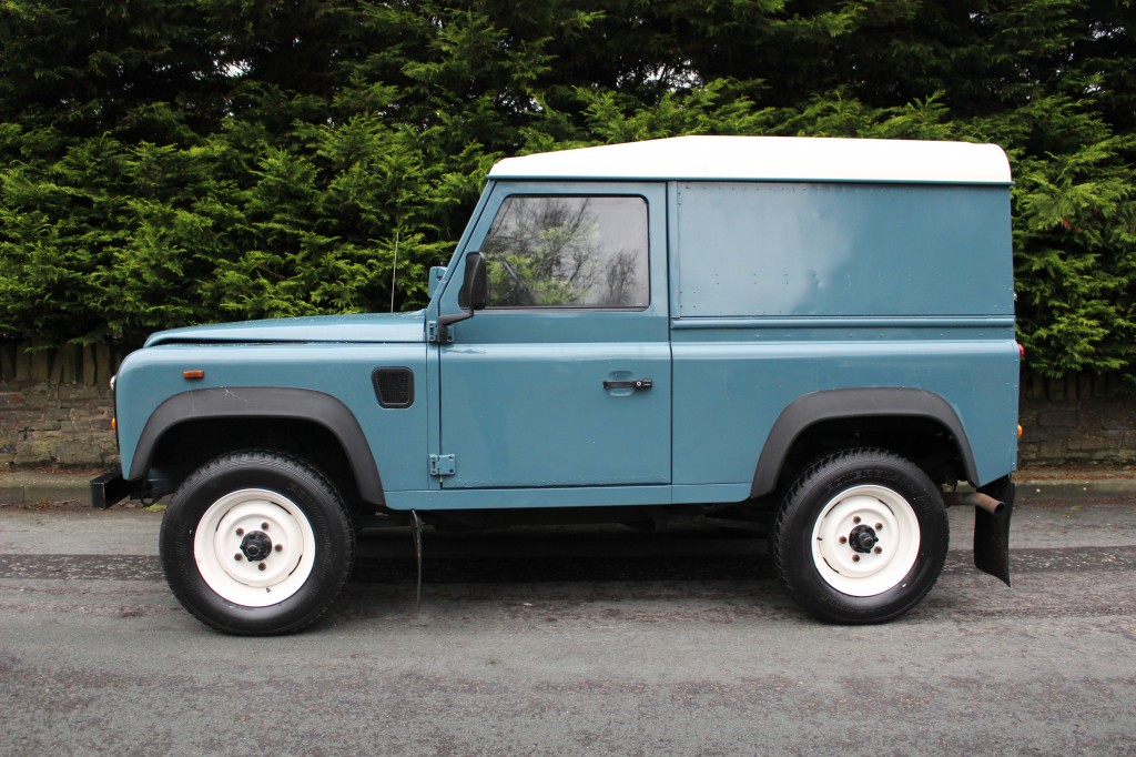 Used LAND ROVER 90 2.5 4CYL REG DT 3DR in Lancashire