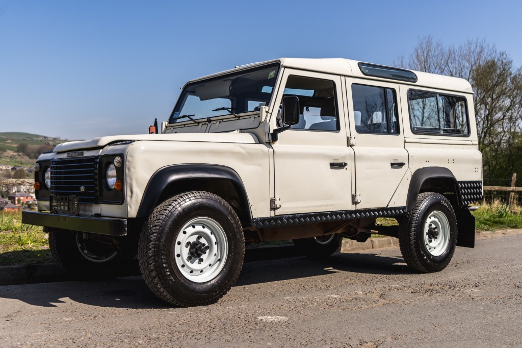 Used LAND ROVER Defender 90 CSW LHD in Lancashire