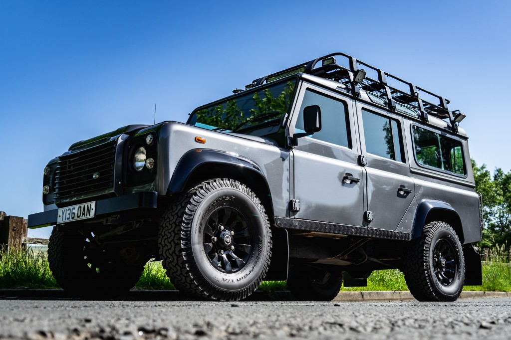 Used LAND ROVER DEFENDER 2.5 110 STATION WAGON TD5 5DR in Lancashire