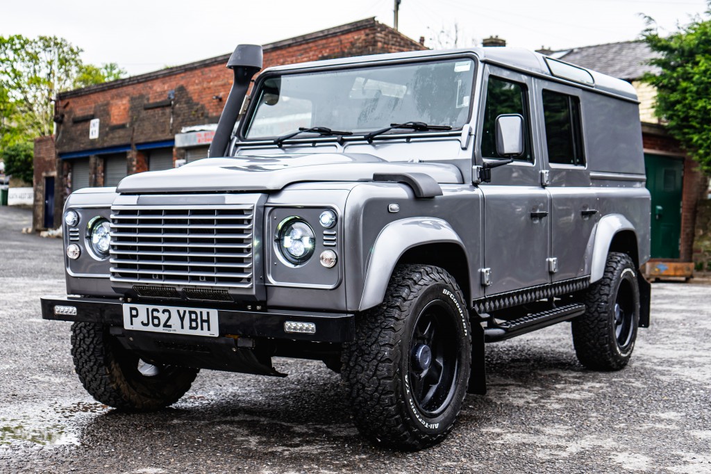 Used LAND ROVER DEFENDER 110 TD XS UTILITY WAGON 2.2 TD XS UTILITY WAGON in Lancashire