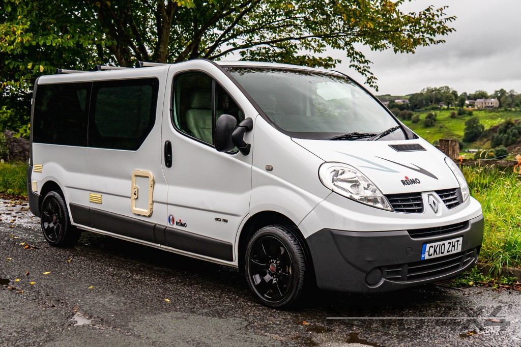 Used RENAULT TRAFIC 2.0 LL29 EXTRA DCI L/C in Lancashire