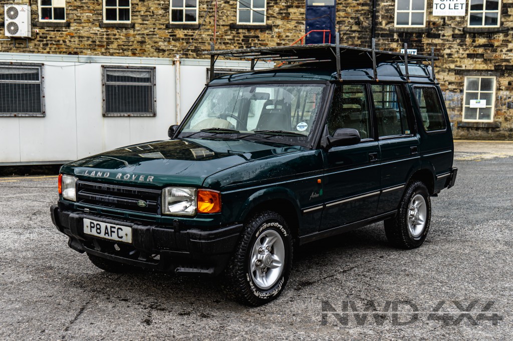 Used LAND ROVER DISCOVERY TDI 2.5 TDI 5DR AUTOMATIC in Lancashire
