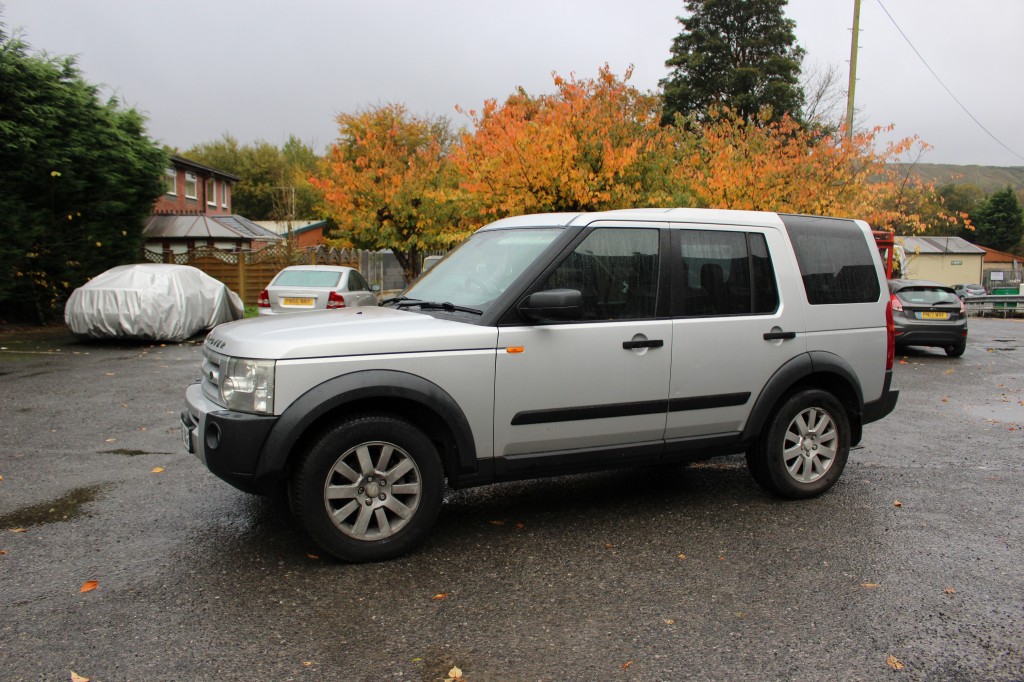Used LAND ROVER DISCOVERY 2.7 3 TDV6 SE 5DR in Lancashire