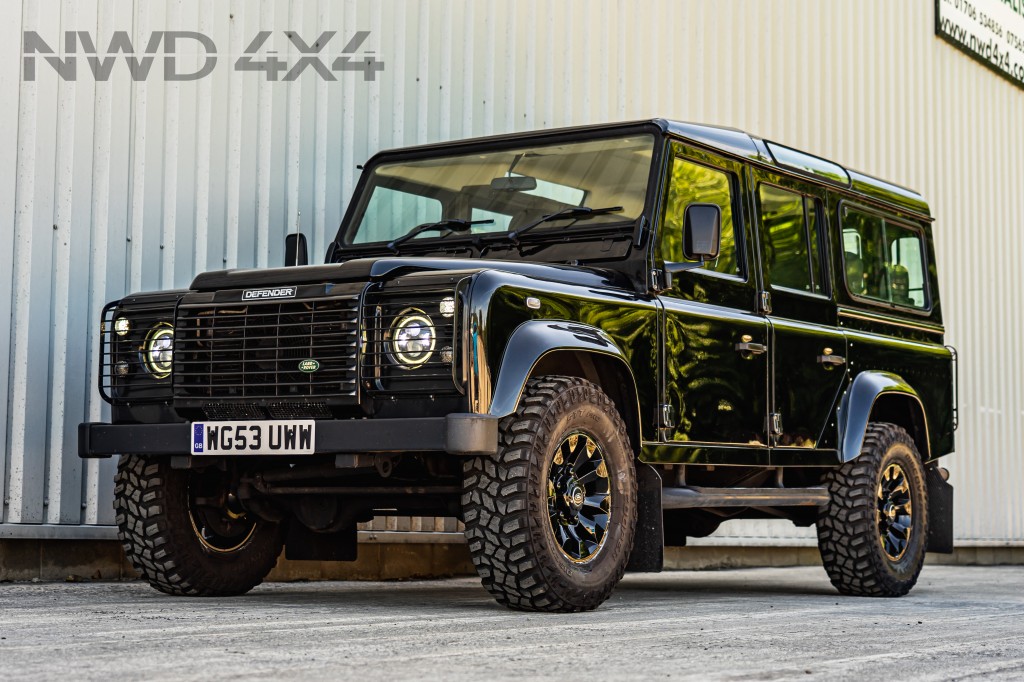 Used LAND ROVER DEFENDER 2.5 110 TD5 XS STATION WAGON 5DR Manual in Lancashire