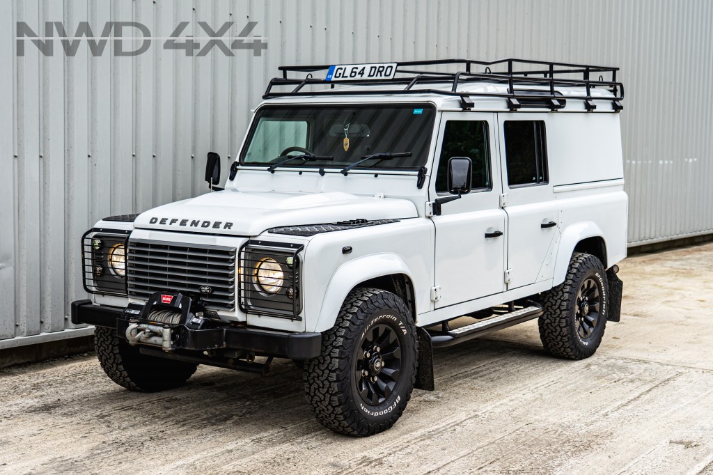 Used LAND ROVER DEFENDER 2.2 TD XS UTILITY WAGON Manual in Lancashire