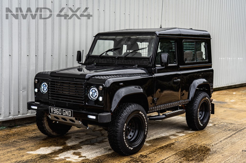 Used LAND ROVER DEFENDER 2.5 90 TD5 Manual in Lancashire