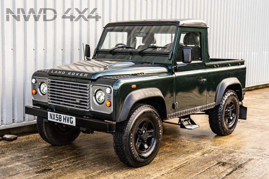 Used LAND ROVER DEFENDER 2.4 90 SWB 2DR Manual in Lancashire