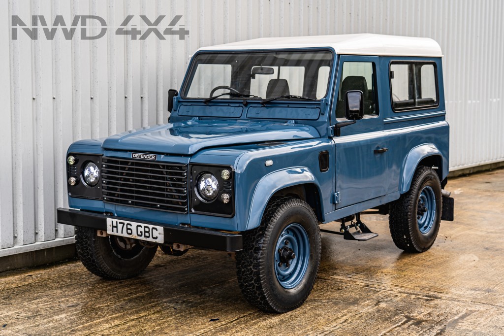 Used LAND ROVER DEFENDER 90 TDI HT 2.5 90 TDI HT 2DR Manual in Lancashire