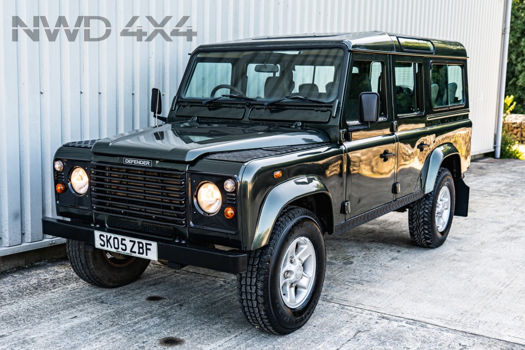 Used LAND ROVER DEFENDER 2.5 110 TD5 COUNTY STATION WAGON 5DR Manual in Lancashire