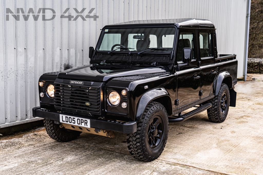 Used LAND ROVER DEFENDER 2.5 110 TD5 XS DOUBLE CAB 4DR Manual in Lancashire