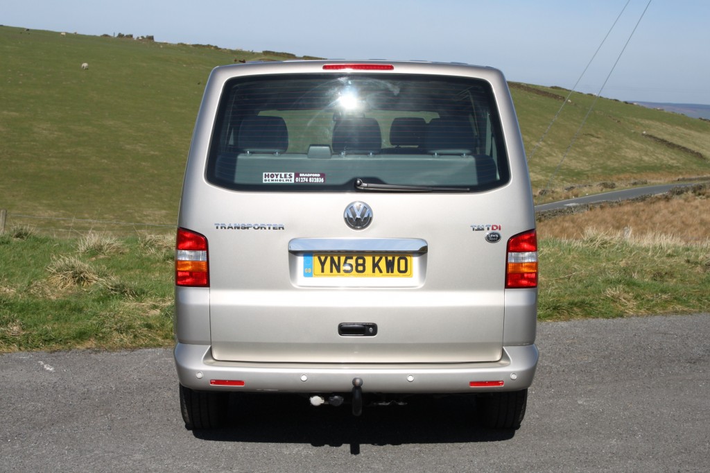 VOLKSWAGEN CARAVELLE 2.5 TDI 5DR AUTOMATIC