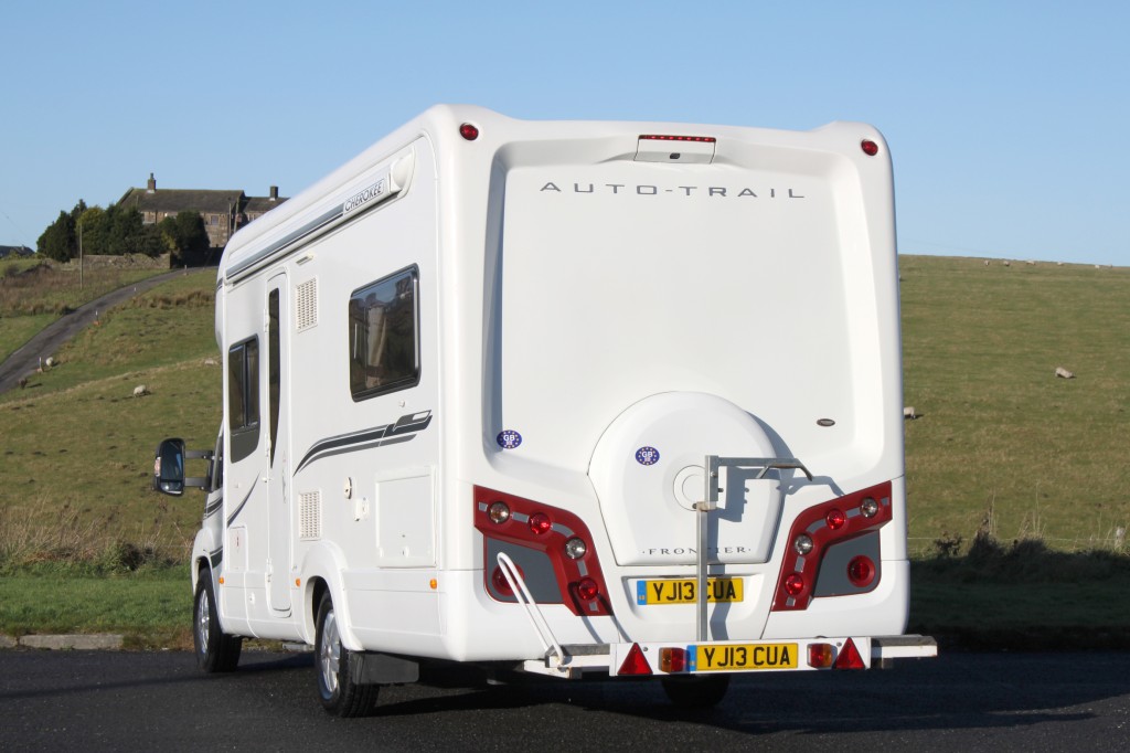 AUTO-TRAIL CHEROKEE ONE OWNER, FULL DEALER HISTORY, LOADS OF EXTRAS, LOW PROFILE, FRENCH BED, 2.3 MULTI-JET.