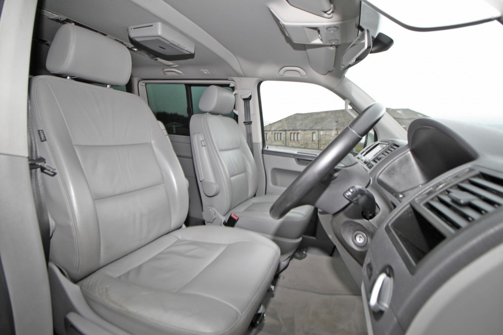 VOLKSWAGEN CARAVELLE 2.0 EXECUTIVE TDI 5DR AUTOMATIC