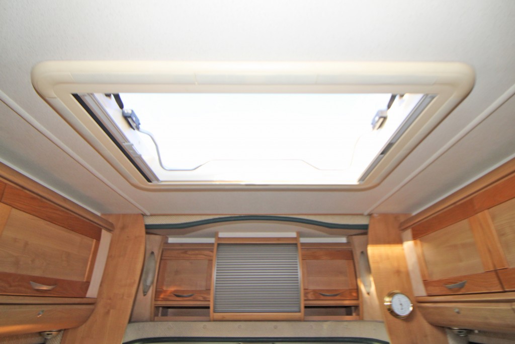 AUTO-TRAIL CHEYENNE 696 SE 4 BERTH WITH LARGE GARAGE, MANY EXTRAS