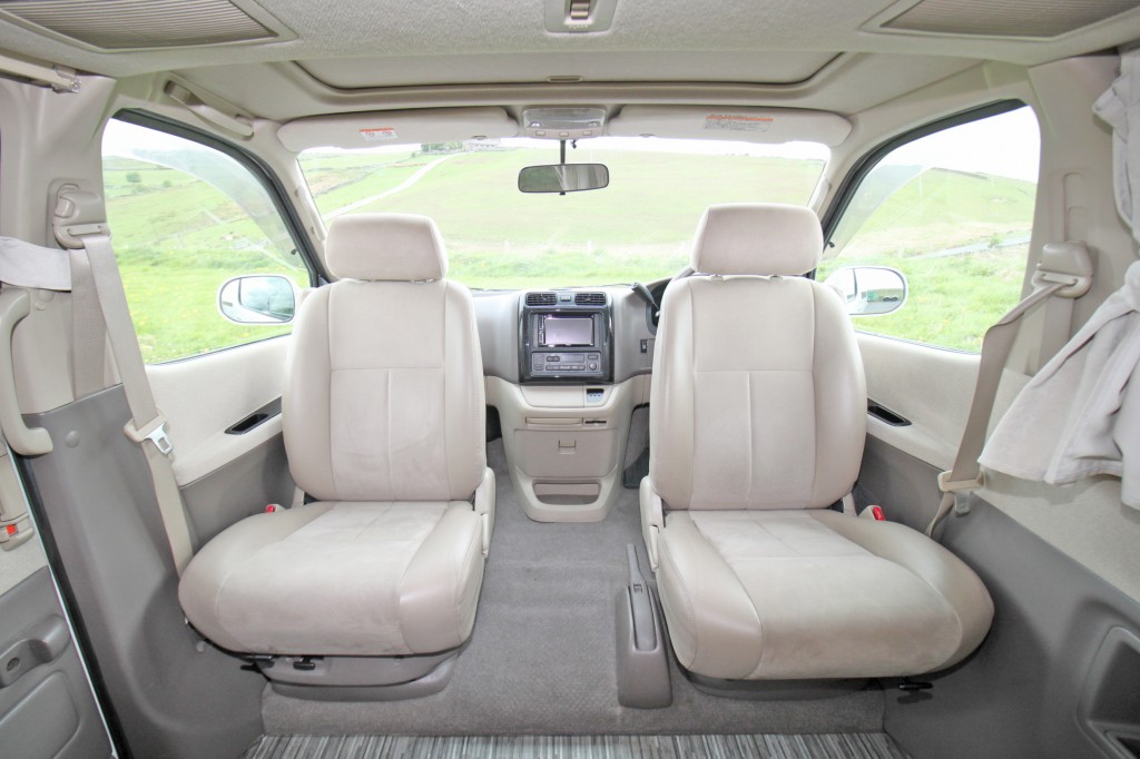 TOYOTA Granvia fully equipped camper with Cassette Toilet, only 59,000 miles.