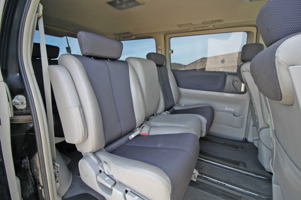 NISSAN ELGRAND  3.5 MPV DUAL FUEL LPG CONVERSION, 4x4, 8 SEATS, REAR SEATS FOLD TO MAKE BED.