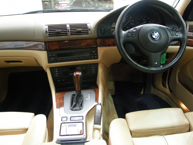 BMW 5 SERIES 530i SE 5dr Auto