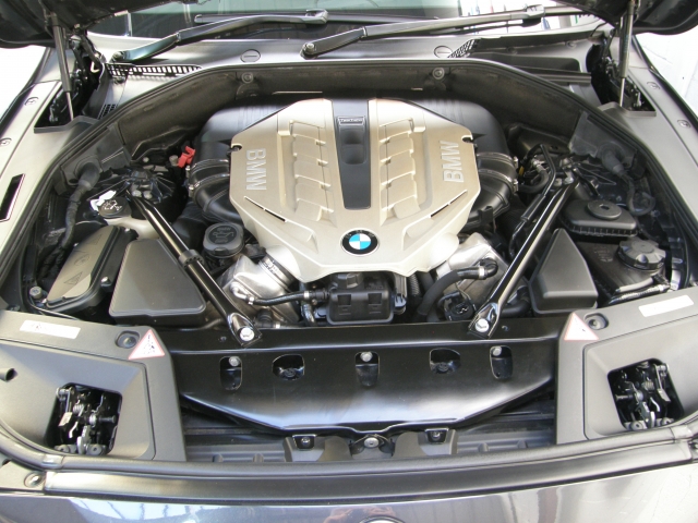 BMW 5 SERIES 4.4 550I SE GRAN TURISMO 5DR AUTOMATIC