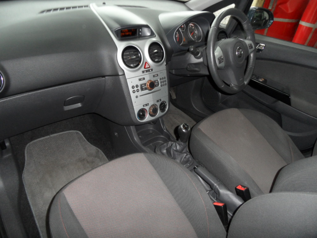 Vauxhall Corsa 1 4 Sxi A C 16v 5 Dr Hatch Fsh 1 Pre Owner
