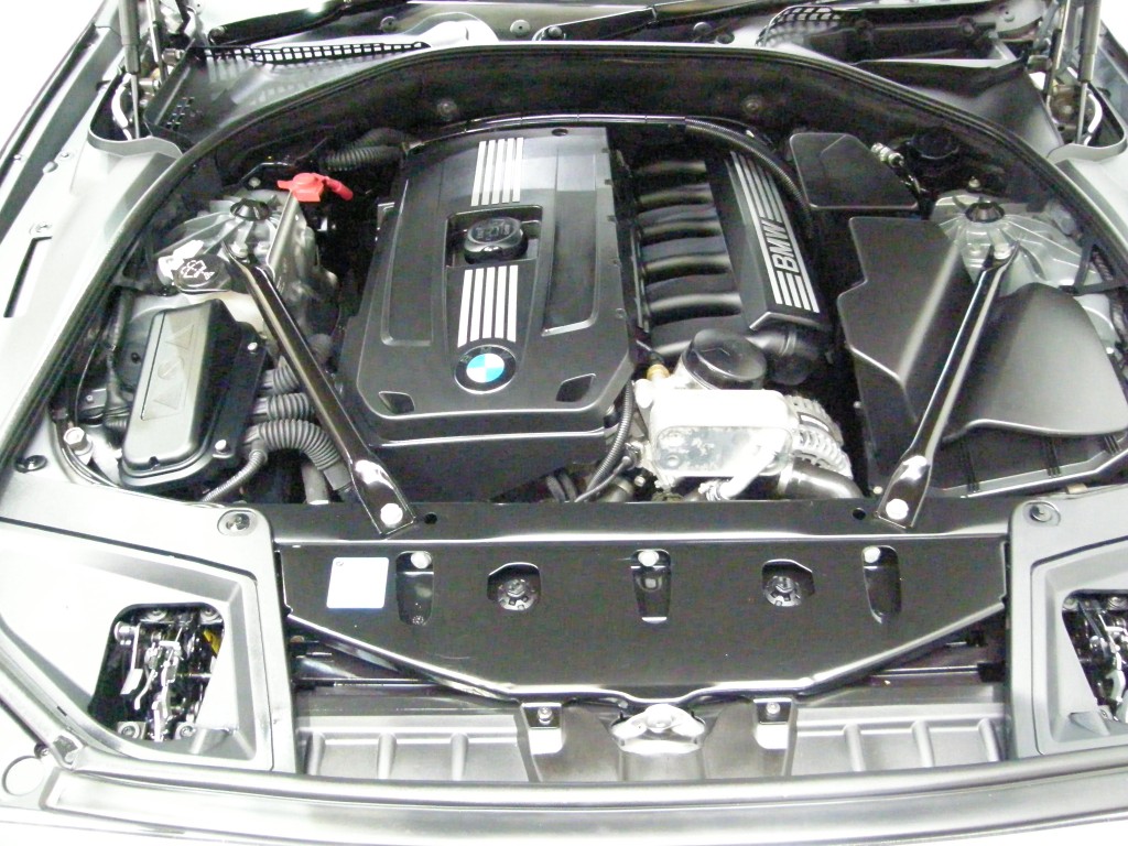 BMW 5 SERIES 3.0 523I SE 4DR
