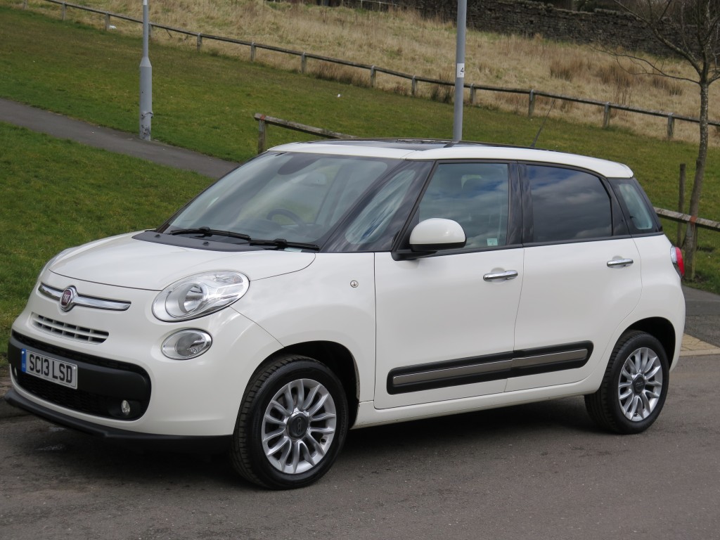 FIAT 500L 0.9 TWINAIR LOUNGE PANORAMIC 5DR For Sale in