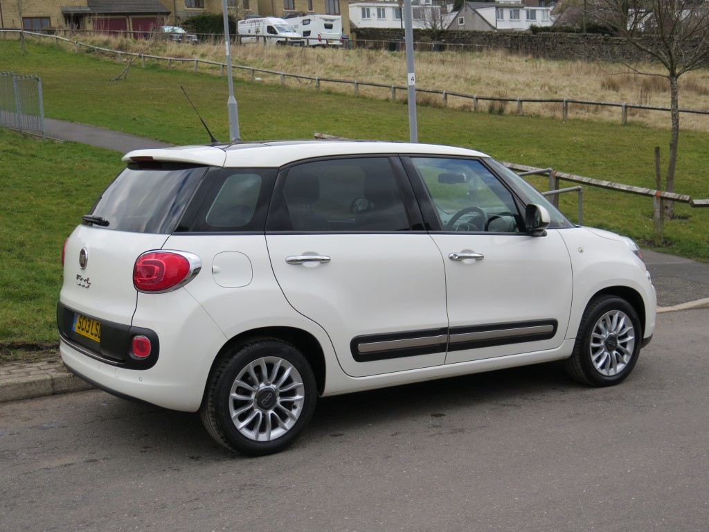 FIAT 500L 0.9 TWINAIR LOUNGE PANORAMIC 5DR For Sale in