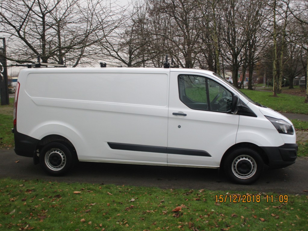 FORD TRANSIT CUSTOM L2 290 ECO-TECH (69,000 MILES) (FSH) For Sale in ...