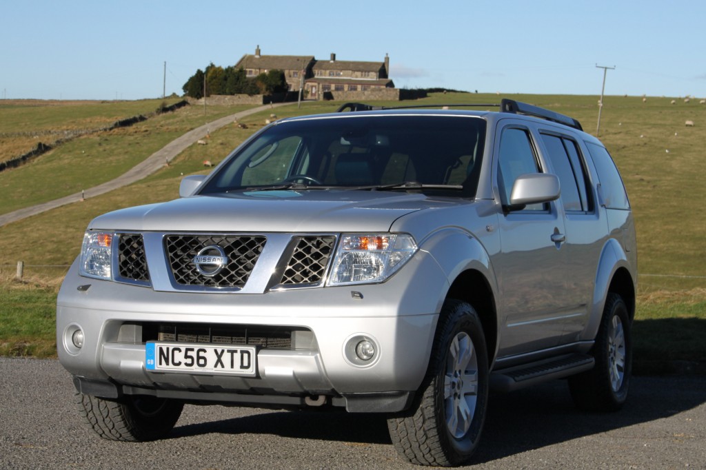 NISSAN PATHFINDER 2.5 AVENTURA DCI 5DR For Sale in