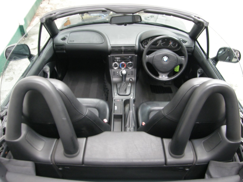 BMW 2.2i Automatic Roadster