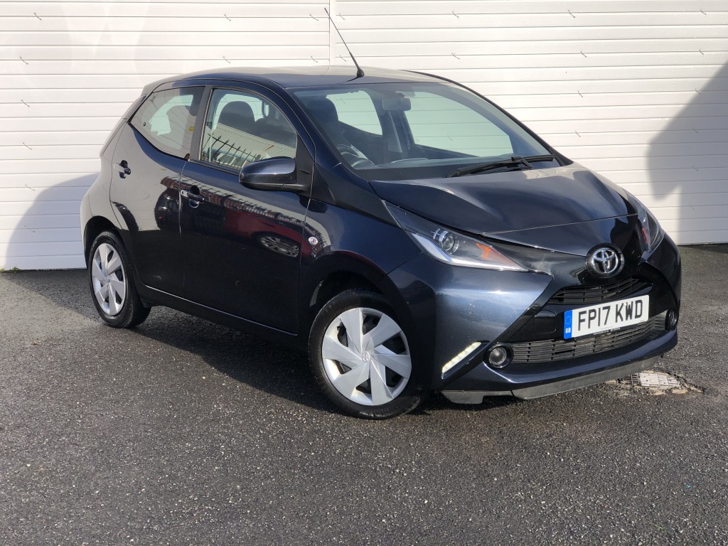 TOYOTA AYGO 1.0 VVT-I X-PLAY X-SHIFT 5DR SEMI AUTOMATIC For Sale