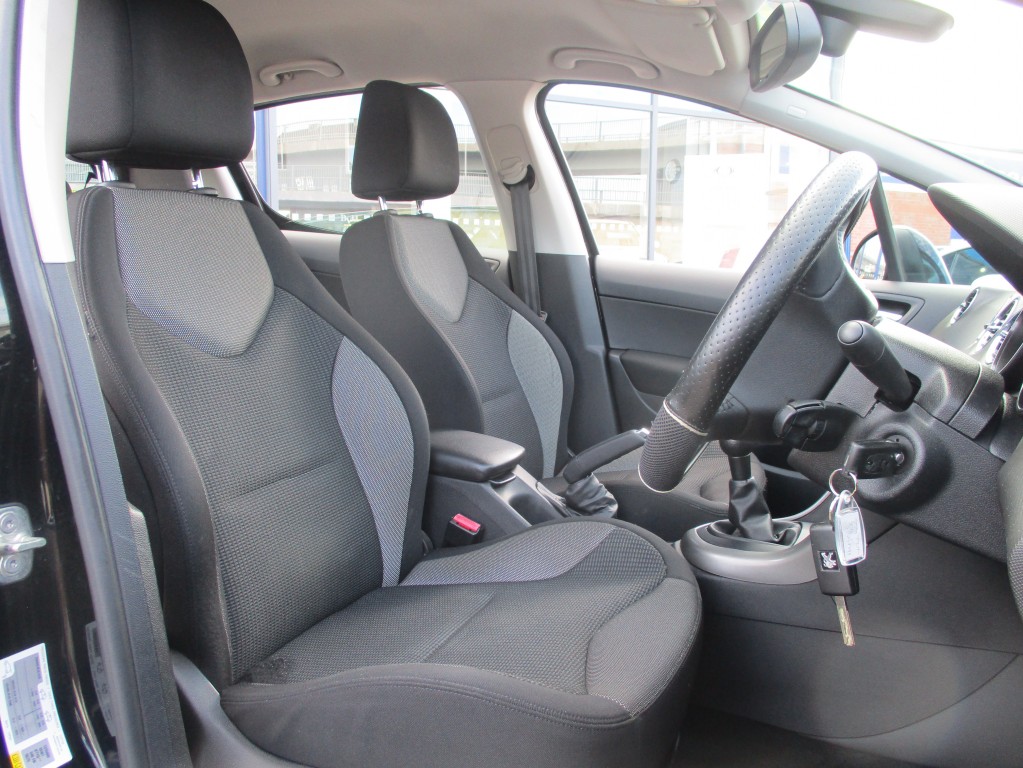 PEUGEOT 308 1.6 HDI ACTIVE 5DR