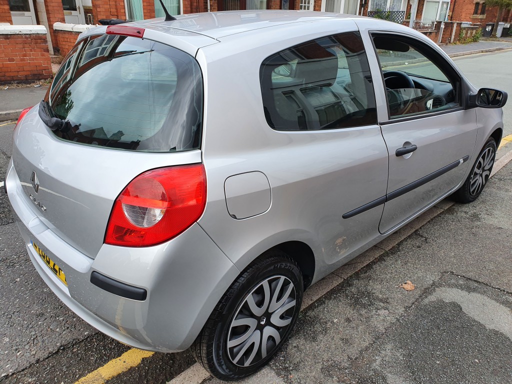 RENAULT CLIO 1.1 EXTREME 16V 3DR PX TO CLEAR - 12 MONTHS MOT