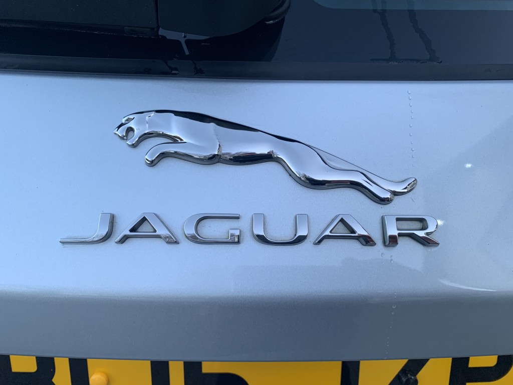 JAGUAR F-PACE 2.0 R-SPORT AWD 5DR AUTOMATIC