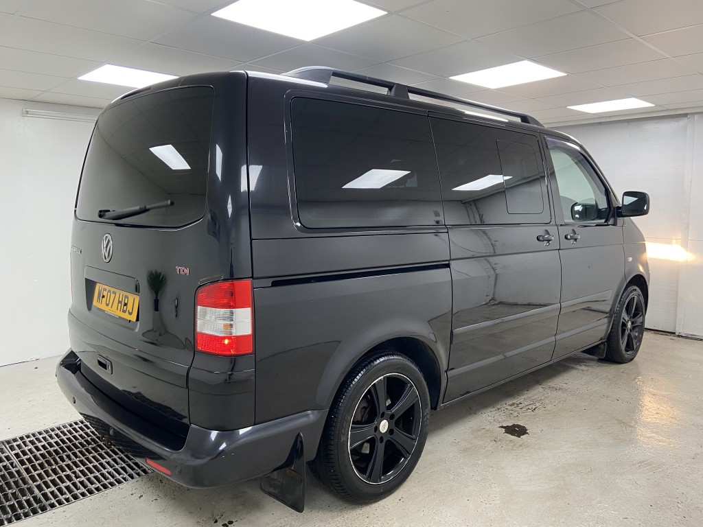 VOLKSWAGEN CARAVELLE 2.5 EXECUTIVE TDI 5DR AUTOMATIC
