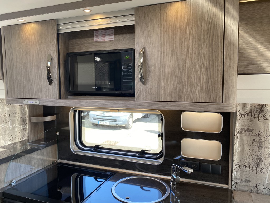 HOBBY PRESTIGE 720 KWFU 7 berth Fixed bed And bunkbeds
