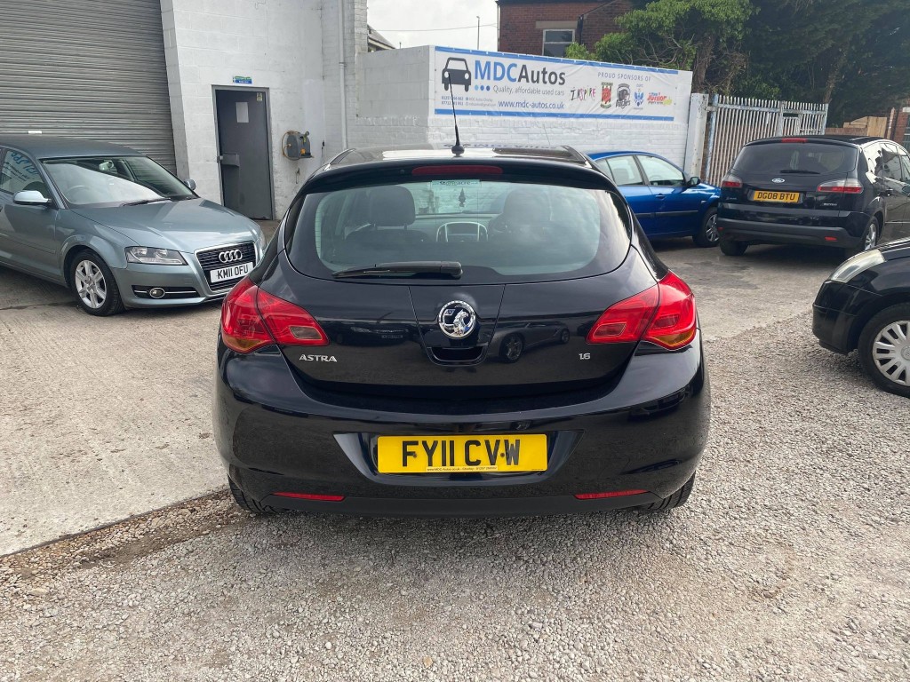 VAUXHALL ASTRA 1.6 EXCLUSIV 5DR