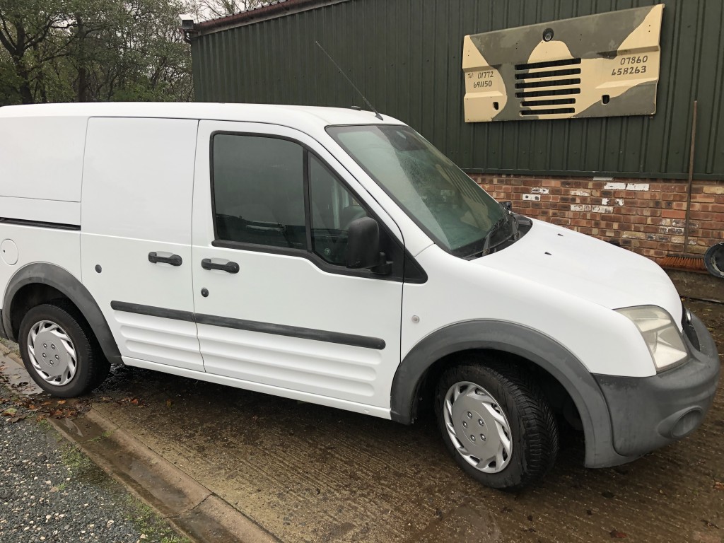 FORD TRANSIT CONNECT 1.8 T220 LR CDPF