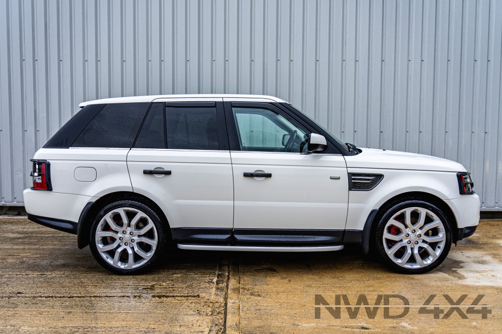 LAND ROVER RANGE ROVER SPORT 3.0 TDV6 HSE 5DR AUTOMATIC