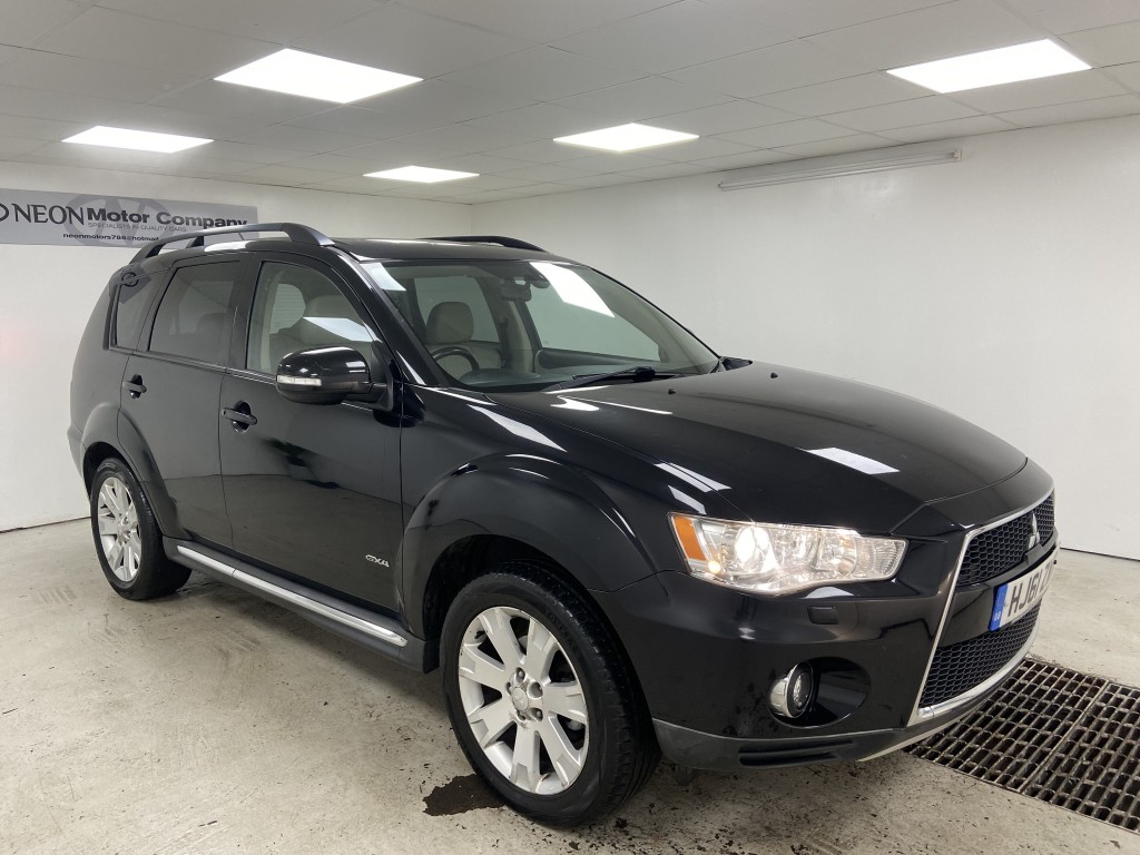 Used MITSUBISHI OUTLANDER 2.3 DI-D GX 4 5DR in West Yorkshire