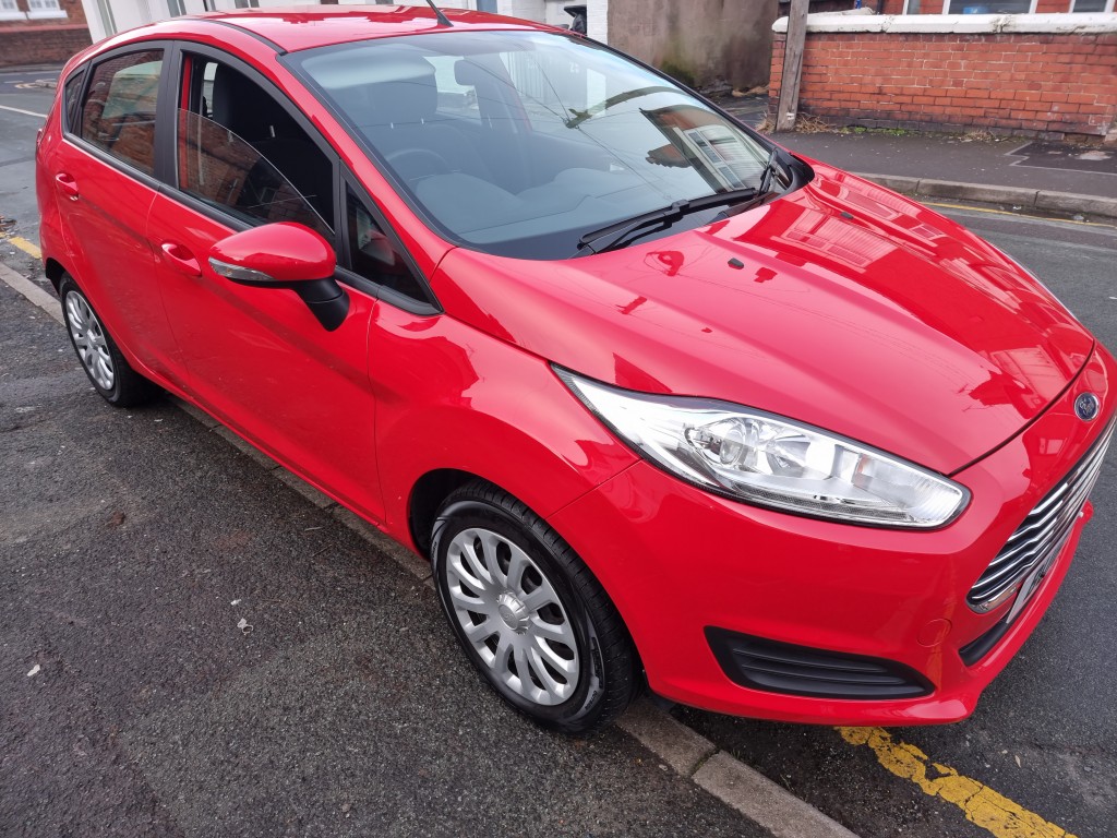 FORD FIESTA 1.2 STYLE 5DR ONLY 12000 MILES - 1 OWNER - 2 KEYS