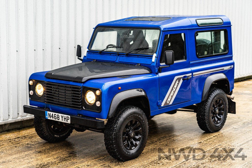 Used LAND ROVER DEFENDER 2.5 90 STATION WAGON TD5 3DR in Lancashire