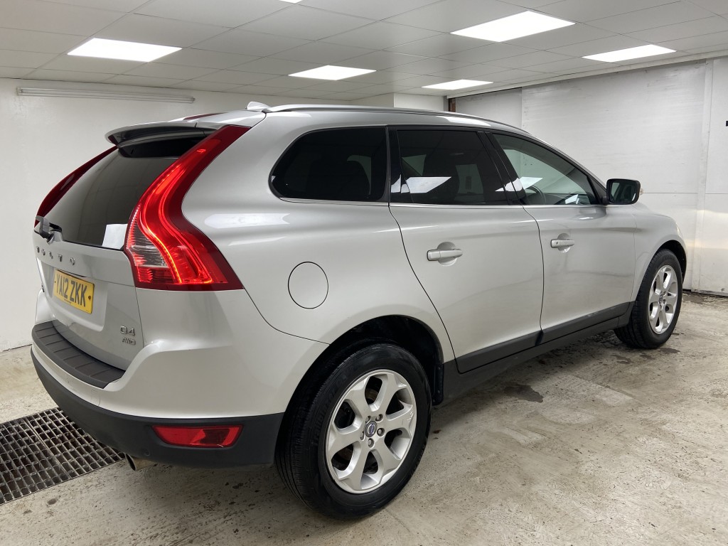 VOLVO XC60 2.4 D4 SE LUX NAV AWD 5DR AUTOMATIC