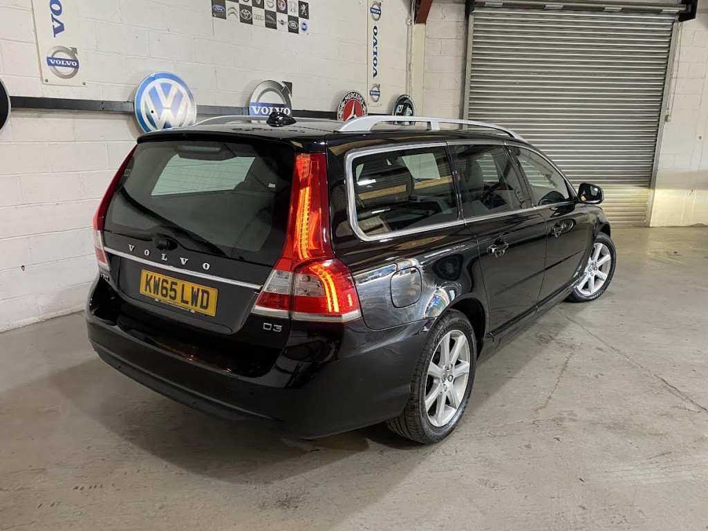 VOLVO V70 2.0 D3 SE LUX 5DR AUTOMATIC