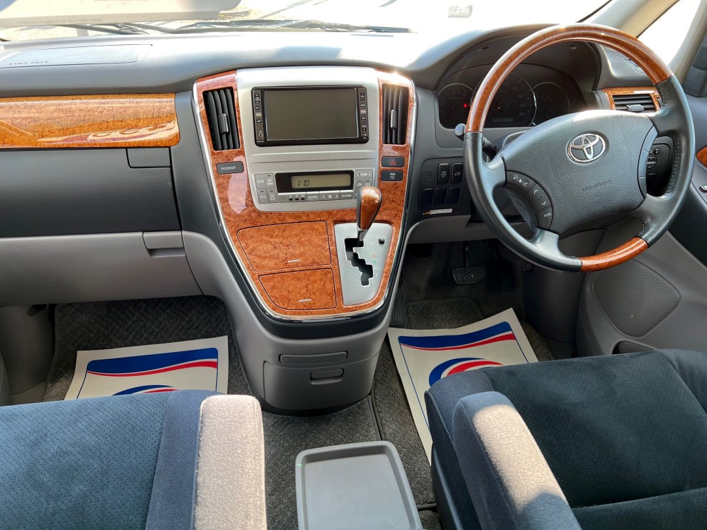 TOYOTA ALPHARD  2.4 8 SEATS MPV AUTO