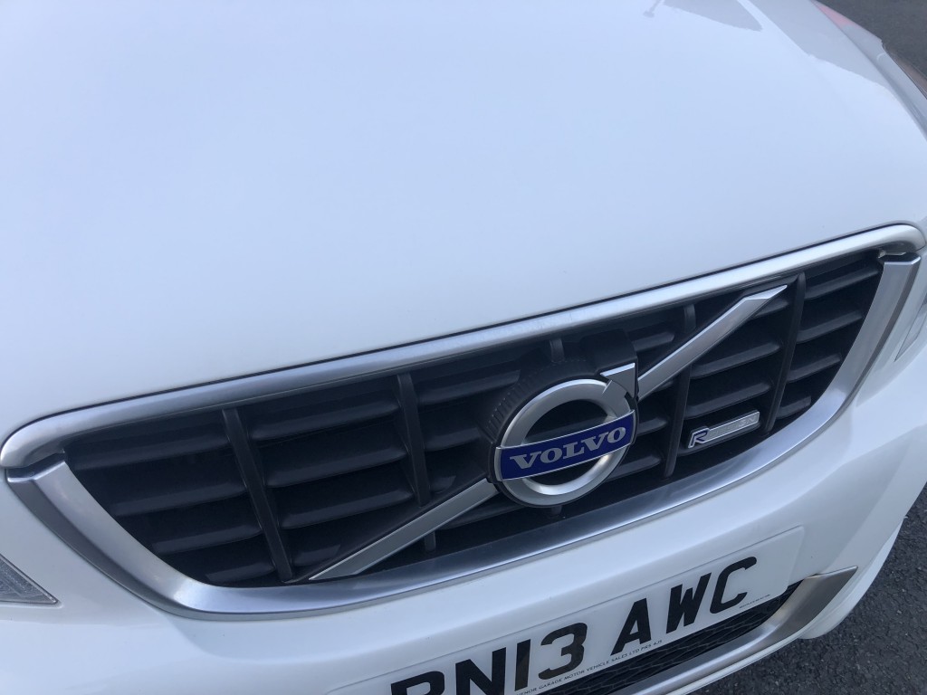 VOLVO XC60 2.4 D4 R-DESIGN AWD 5DR AUTOMATIC